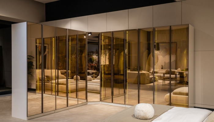 Armoire blanche de créateur en forme de L, armoire luxueuse en verre