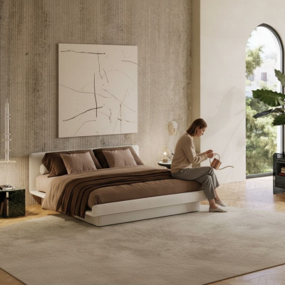 Lit moderne beige rembourré, luxueux et élégant
