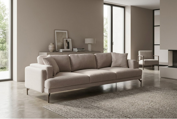 Canapé trois places beige élégant au design moderne