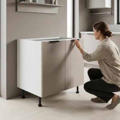 Cuisine modulaire avec portes blanches doubles