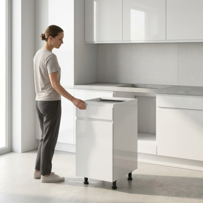 Armoire de cuisine blanche avec tiroirs et pieds