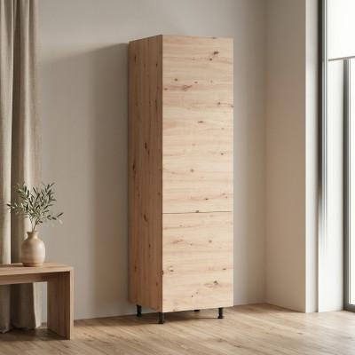 Armoire de cuisine avec étagères