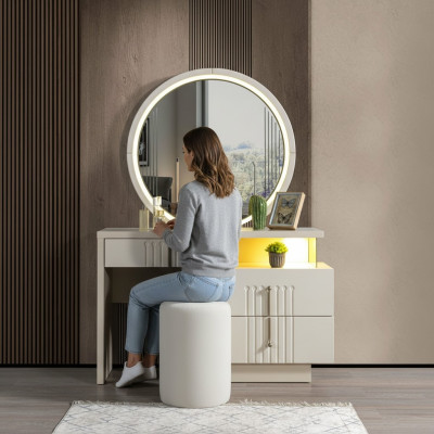 Coiffeuse élégante avec miroir
