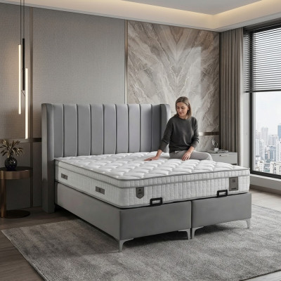 Lit élégant gris avec matelas en textile et en bois