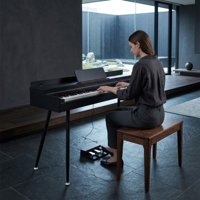 Piano numérique noir brillant pour la maison