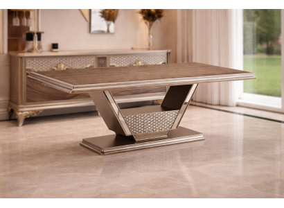 Esstisch im modernen Design mit Holz und goldenen Metallakzenten