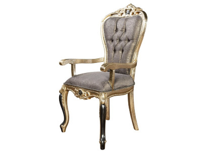 Eleganter Stuhl im klassischen Design für komfortables Sitzen