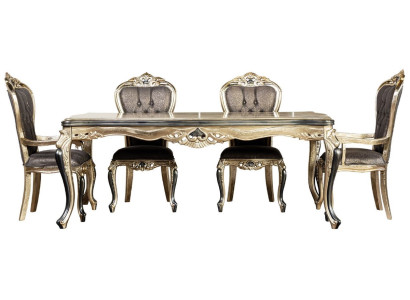 Eleganter Esstisch im klassischen Design für stilvolles Ambiente