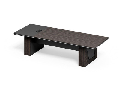 Eleganter Konferenztisch aus Holz mit stabiler Konstruktion für moderne Büros