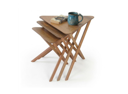 Drei moderne Beistelltische im stilvollen und eleganten Design