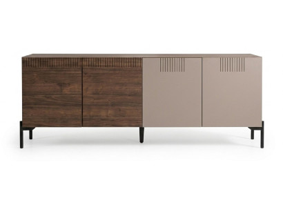 Elegantes Sideboard mit modernem Design und praktischen Stauraumfächern