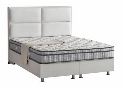 Hochwertiges Bett im modernen Design für erholsamen Schlaf