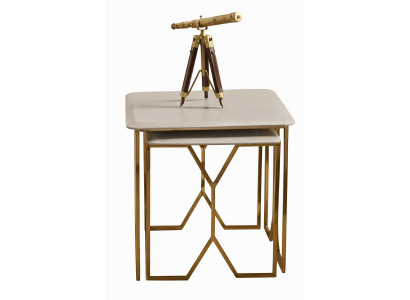 Eleganter Beistelltisch in Beige mit goldfarbenem Metallgestell