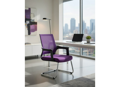 Lila Bürostuhl für ergonomisches Sitzen im Büro