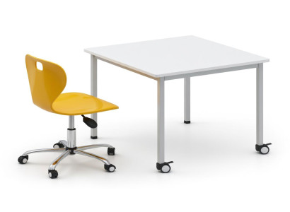 Moderne Schulbank mit mobilem Tisch und ergonomischem Drehstuhl