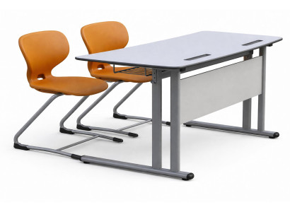 Moderne Schulbank mit ergonomischen Stühlen für flexible Lernräume