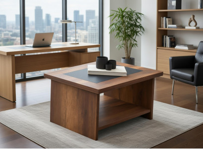 Eleganter Beistelltisch aus Holz mit schwarzer Tischplatte