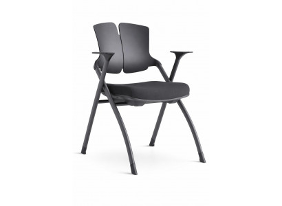 Ergonomischer Seminarstuhl mit schwarzer Rückenlehne und Armlehnen