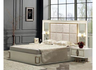 Modernes Schlafzimmer-Set mit Bett und zwei Nachttischen.