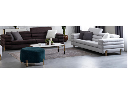 Modern Sofa-Set: 4-Sitzer Sofa, 3-Sitzer Sofa und Hocker.