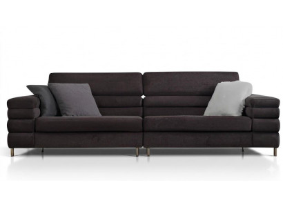 Sofa 4-Sitzer Braun Stoff Modern Mit Holzfüßen.