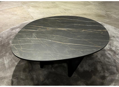 Tisch Oval Design Stil Qualität Stabilität Eleganz Modernität Couchtisch