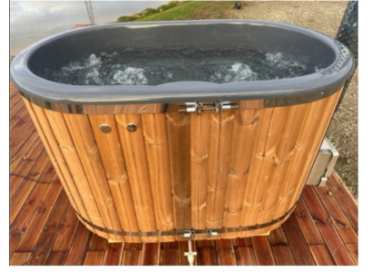 Entspannungsbad Whirlpool Pool Badefass Hydromassagebad Sprudelbad