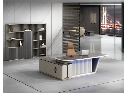 Eckschreibtisch mit passendem Vitrinenschrank und LED-Beleuchtung