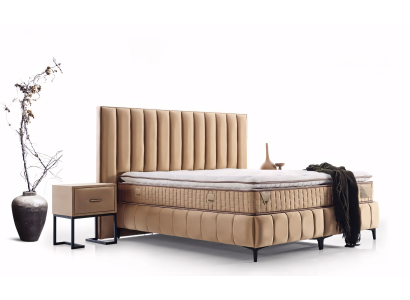 Bett im eleganten Beige mit feiner Steppung und stilvollem Erscheinungsbild