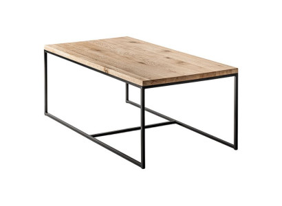Moderner rechteckiger Couchtisch mit robustem Metallgestell und Holz