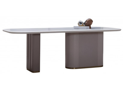 Moderner Esstisch mit eleganten Akzenten und hochwertigem Design luxuriöse