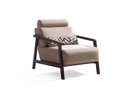 Beiger Polstersessel Designer Holzgestell Wohnzimmer Textilsitzer