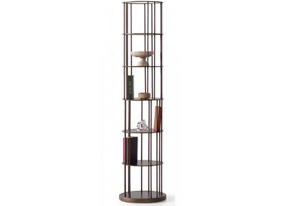 Moderne Regal mit schlanker Metallstruktur und offenen Fächern