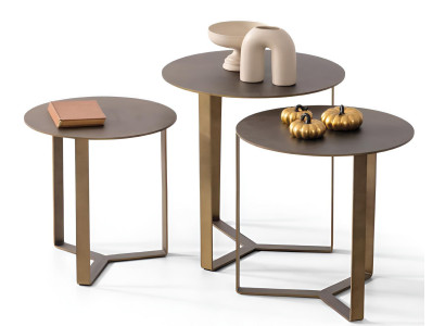 Set von 3 modernen Beistelltischen mit goldfarbenem Metallrahmen