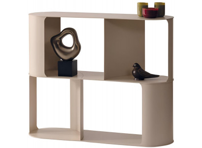 Moderner Konsolentisch mit geschwungenem Design und offenen Regalen