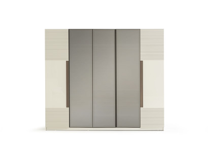 Eleganter Kleiderschrank in Beige mit viel Stauraum und modernem Design