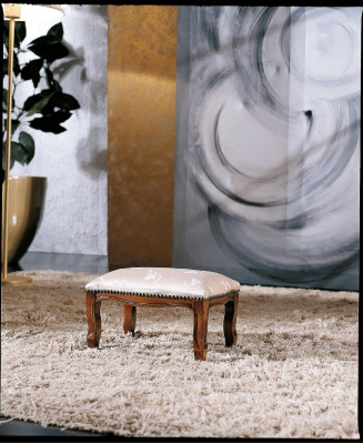 Sièges rembourrés de style ottoman, tabourets, bancs de design Pufa Ottoman en tissu.