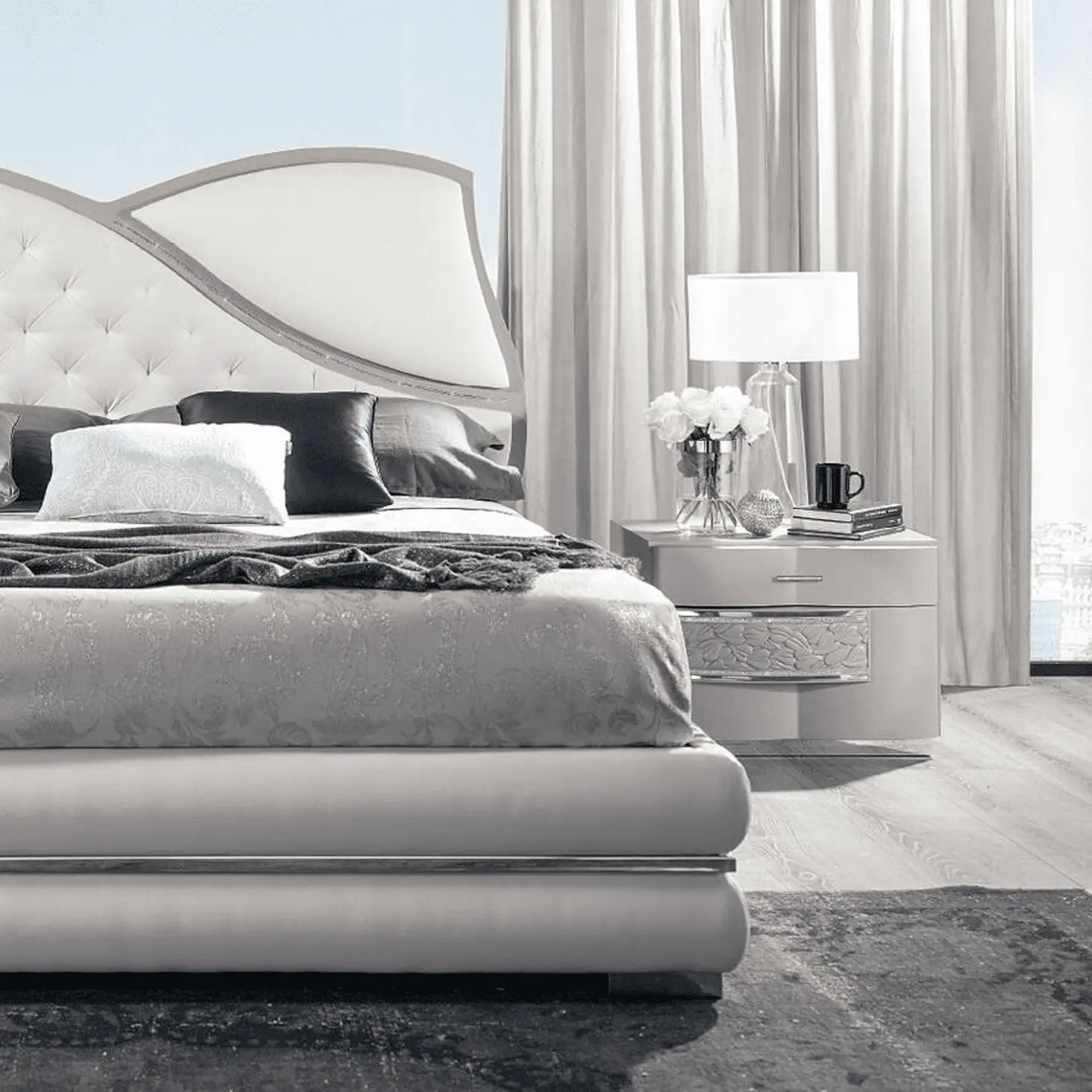 Lit design italien avec cadre luxueux